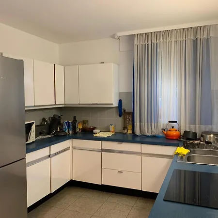Fair House Near Düsseldorf- 5 Bedrooms, Garden, Terrace Parking Vakantiehuis *