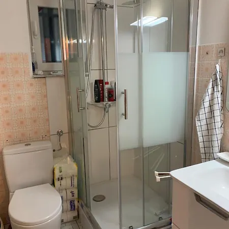 Vakantiehuis Fair House Near Düsseldorf- 5 Bedrooms, Garden, Terrace Parking *
