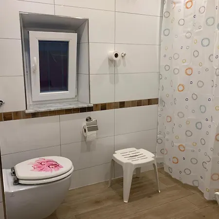 Fair House Near Duesseldorf- 5 Bedrooms, Garden, Terrace Parking * Niederdorla