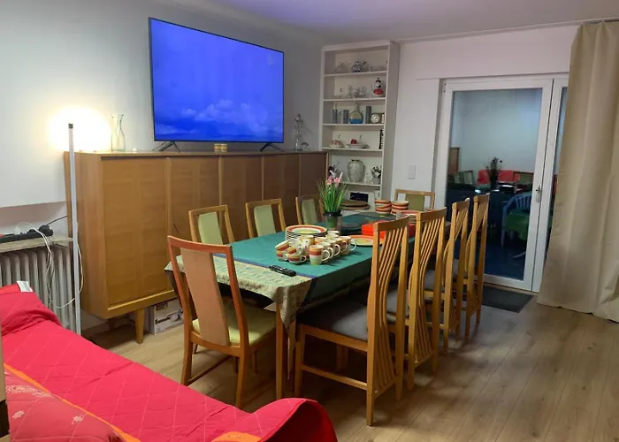 بيت للعطل Fair House Near Duesseldorf- 5 Bedrooms, Garden, Terrace Parking *