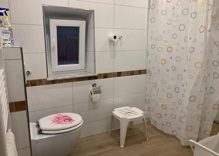 Fair House Near Duesseldorf- 5 Bedrooms, Garden, Terrace Parking * Niederdorla